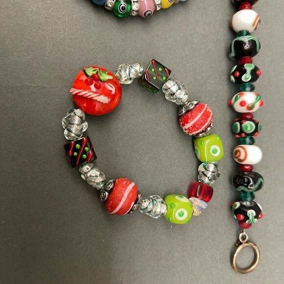 Red Black Green Beaded Women's Fashion Bracelet Lot of 3 - Picture 2 of 5